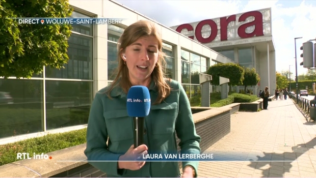 Laura Van Lerberghe fait le point en direct du Cora de Woluwe-Saint-Lambert sur le processus qui aboutira d'ici à quelques mois à la fermeture définitive des 7 supermarchés. Ce mardi, c'est le dernier jour pour tout ce qui est non alimentaire. Mais comment va se dérouler la suite du processus ?