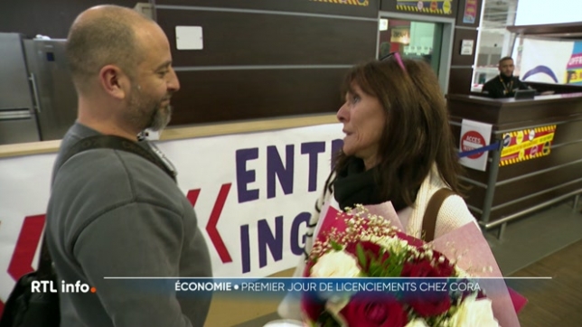 C'était le dernier jour de travail chez Cora pour près de 300 employés, avant la fermeture définitive des 7 supermarchés prévue fin janvier 2026. Les rayons non alimentaires sont désormais vides. L'émotion était bien palpable parmi le personnel, notamment au Cora de Woluwe-Saint-Lambert.