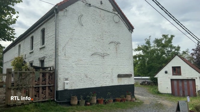 En Europe, on estime que des dizaines de milliers de personnes ont été exécutées pour sorcellerie. 80% étaient des femmes. A Grez-Doiceau, un parcours retrace l'historique de la chasse aux sorcières, dont les prémices remontent à l'Antiquité.