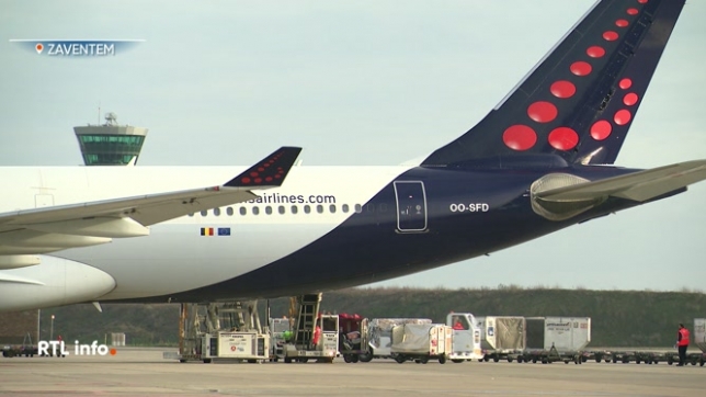 Un avion de Brussels Airlines a été évacué ce mercredi en fin de matinée à l'aéroport de Brussels Airport suite à une alerte à la bombe. Les fouilles et les vérifications menées par la police fédérale n'ont rien donné. Une femme, suspectée d'être à l'origine de cette fausse alerte, a été arrêtée.