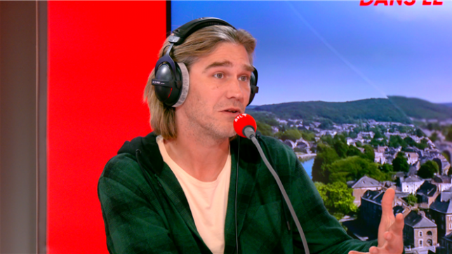 Le ténor français poursuit sa tournée hommage à Mike Brant, cinquante ans après la disparition du chanteur. Un projet qu’il n’a accepté de mener qu’avec l’accord et le soutien de la famille de l’artiste.