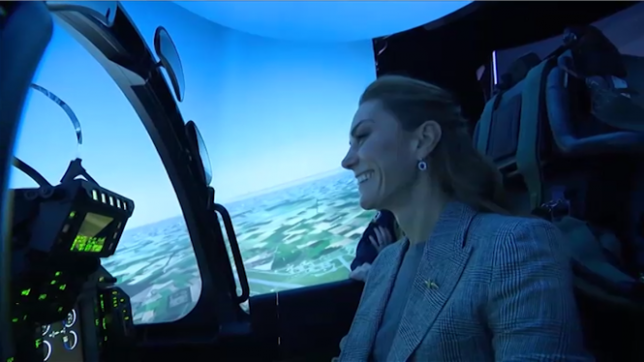 La princesse Kate a visité la base aérienne de Coningsby, dans le Lincolnshire.
