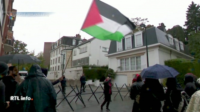 Des manifestants se sont rassemblés cet après-midi devant le ministère des Affaires étrangères en soutien à la flottille humanitaire interceptée par l’armée israélienne. Une autre manifestation s’est tenue devant l’ambassade d’Israël, à Uccle.