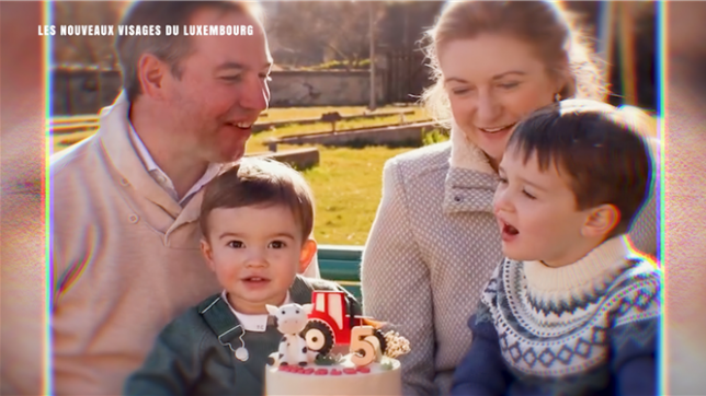 Ce vendredi 3 octobre, Guillaume est devenu officiellement Grand-Duc de Luxembourg. Dans une interview exclusive accordée à Place Royale, Guillaume et Stéphanie de Luxembourg se confient sur leur quotidien, leur équilibre familial, leurs passions… et la complicité qui les unit depuis treize ans.v