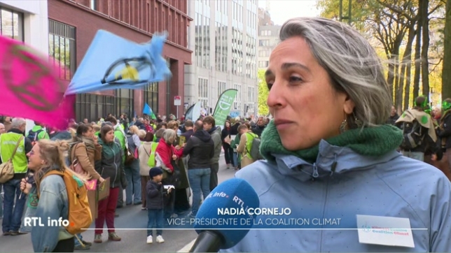 Laxmi Lota est en direct ce dimanche midi à Bruxelles où se déroule une grande marche pour le climat. Le cortège vient de s'élancer, et les marcheurs espèrent sensibiliser les responsables politiques à l'urgence du réchauffement climatique