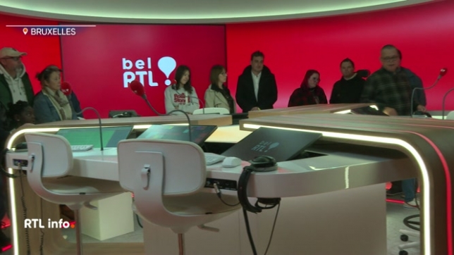 RTL a ouvert ses portes au public à l'occasion de la journée Découverte Entreprise. Plus de 400 visiteurs ont ainsi pu découvrir ce dimanche les coulisses de la radio, de la télévision et de la cellule Internet, pour comprendre comment naissent les programmes, les infos et les contenus digitaux.