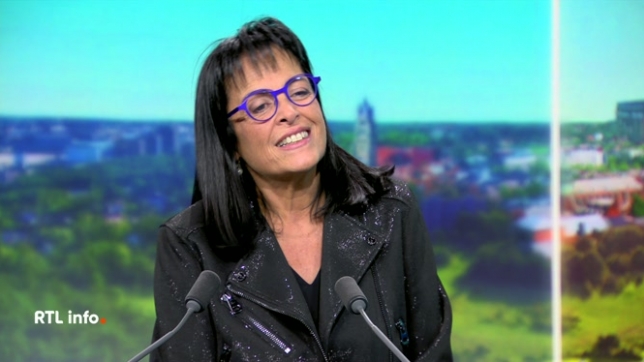 Pascale Robience, diététicienne, revient sur l'idée reçue selon laquelle il faut manger plus gras en automne pour lutter contre le froid. Elle recommande plutôt agrumes, poisson gras, aliments complets, soupe et une bonne hydratation pour bien s'adapter à la saison.