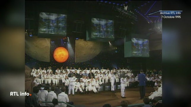L'archive du jour nous ramène au 7 octobre 1995, en France où 500 jeunes Européens invités à Disneyland Paris ont eu l'occasion de dialoguer en direct avec les astronautes de la mission EuroMir 95.
