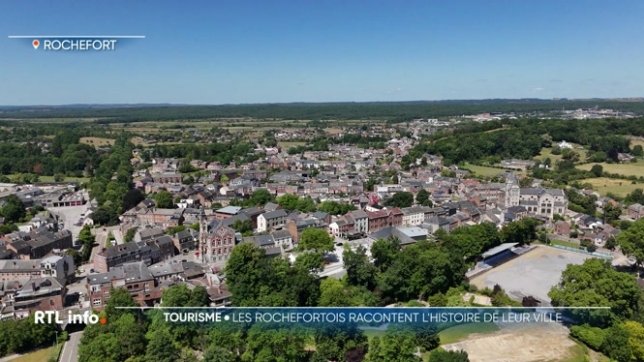 A Rochefort, l'office du Tourisme cherche à attirer les curieux en proposant différents circuits dans la ville, mais aussi avec un audio guide historique pas comme les autres. Ce sont les Rochefortois qui racontent l'histoire de leur ville.