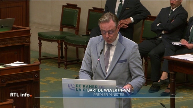 Dès demain, le gouvernement fédéral devrait entrer en conclave budgétaire dans le but de trouver 10 milliards dès 2030. La tâche s'annonce difficile. Le premier ministre Bart De Wever a donc lancé un appel à tous les partis de la majorité: il faudra faire des économies et trouver de nouvelles recett
