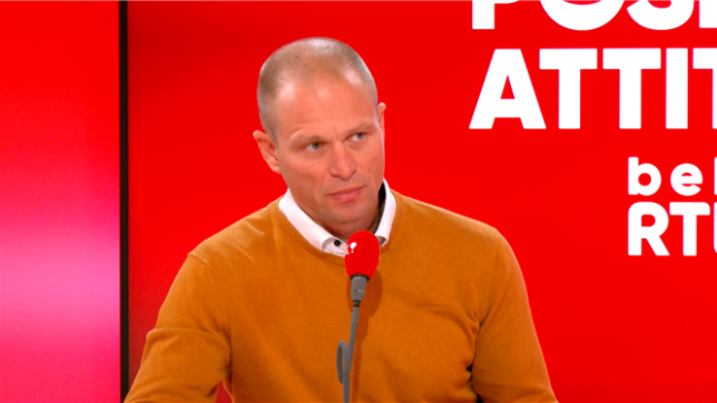 Formations, ateliers, offres d’emploi… Chaque semaine, « Mode d’emploi » sur bel RTL vous donne les clés pour avancer dans votre vie professionnelle. Cette fois, focus sur les opportunités de travail en Flandre, où les besoins en main-d’œuvre explosent et où des milliers de postes sont accessibles aux chercheurs d’emploi wallons et bruxellois.