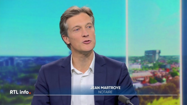 Invité du RTLinfo 13h., le notaire Jean Martroye nous explique qu'il vaut mieux aller voir un notaire avant que les problèmes ne se présentent, notamment en cas d'incapacité d'une personne.
