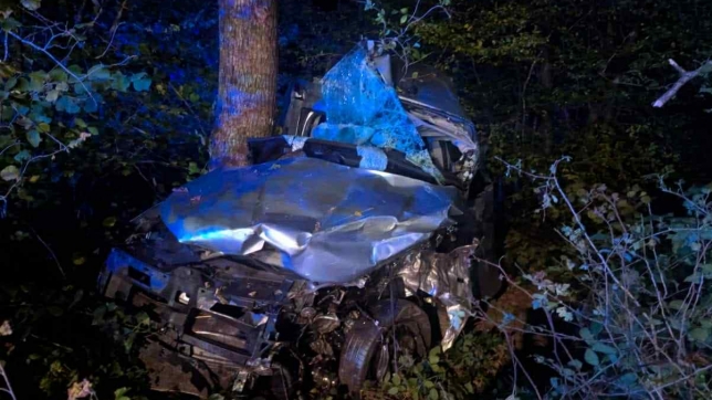 Le conducteur de la voiture est gravement blessé.