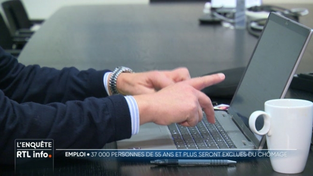 La réforme du chômage inquiète les demandeurs d'emploi de 55 ans et plus qui risquent d’être exclus malgré l’exception annoncée. Combien seront réellement touchés ? Et ne fallait-il pas mieux protéger ceux pour qui retrouver un emploi est difficile ?