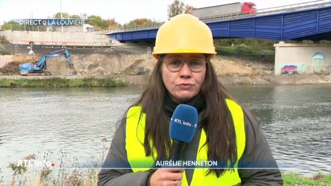 En direct d'Houdeng, Aurélie Henneton rappelle que le pont s'était effondré en mars dernier, lors de travaux, faisant un mort. La phase de reconstruction devrait durer un an.
