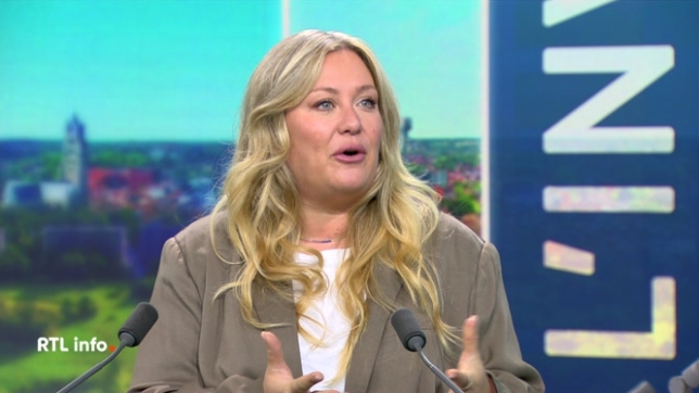 La cheffe Leslie Winandy, qui propose des recettes sur les réseaux sociaux, est invitée dans le RTL info 13h. pour présenter son livre Les recettes de Disneyland Paris. Il contient 22 recettes officielles du parc, et 28 créations personnelles.