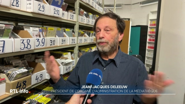 C'est une décision du gouvernement de la Fédération Wallonie-Bruxelles. On peut y emprunter des CD, DVD ou des vinyles. Il ne restait plus qu'un point en physique à Auderghem. 55 personnes vont perdre leur emploi.