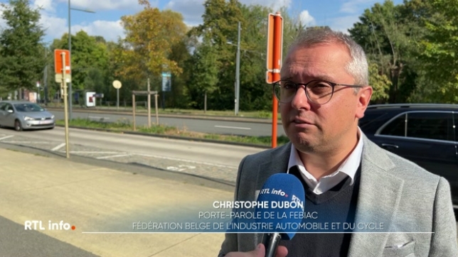 L'âge moyen de nos véhicules dépasse désormais 10 ans. Le marché du neuf recule, et celui de l'occasion est en plein essor. Cela s'explique par les prix en hausse, les règles qui changent et l'électrification qui divise.