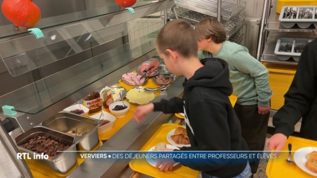 A l'Athénée Royal de Thil Lorrain, à Verviers, les enseignants ont constaté que de nombreux élèves arrivaient à l'école sans avoir pris de petit-déjeuner. Raison pour laquelle des petits-déjeunes sont servis chaque matin aux élèves et enseignants.