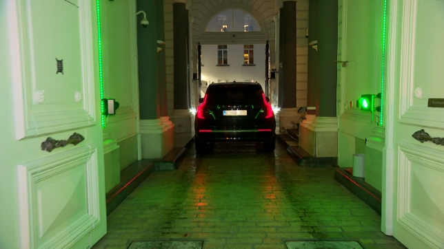 WEB SQ 1.00_00_24_06.Still005.jpg