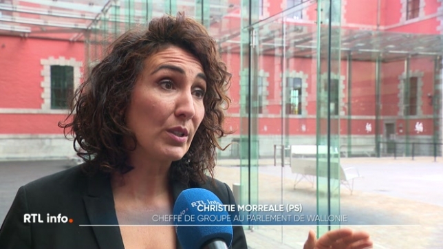 Le budget du gouvernement et l'annonce de mesures d'économies suscitent de nombreuses réactions parmi le monde politique mais aussi parmi les secteurs touchés.