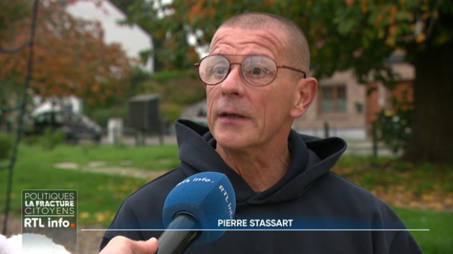 Futur retraité, Pierre habite en région liégeoise. Il vient de découvrir qu'un seul jour de travail non-presté en 1985 pourrait lui faire perdre une année complète de travail. Rencontre.