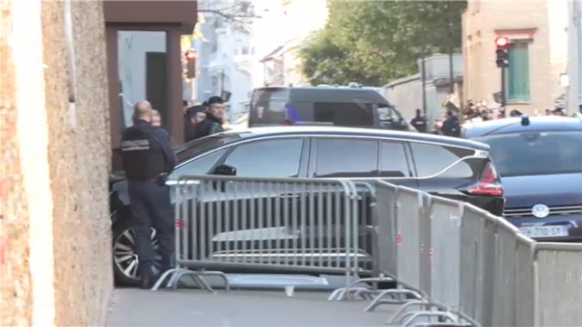 L'ancien chef de l'Etat Nicolas Sarkozy est entré mardi matin à la prison de la Santé à Paris, où il va être écroué.