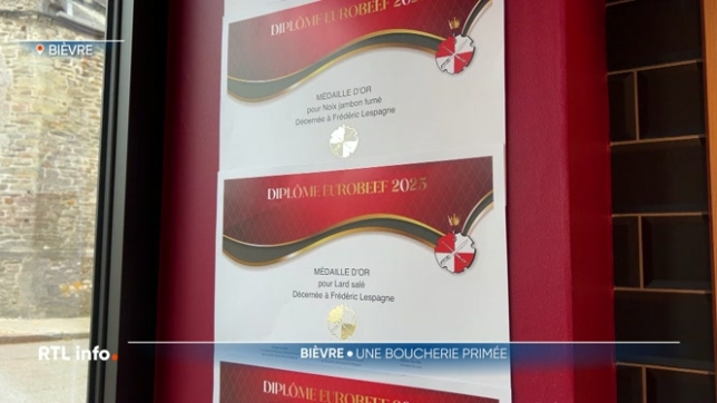 Direction Bièvre, dans le Namurois, à la rencontre de deux passionnés. Valérie et Frédéric ont repris la boucherie de la Place il y a 8 ans. Ils viennent de remporter 18 prix lors du concours Eurobeef.