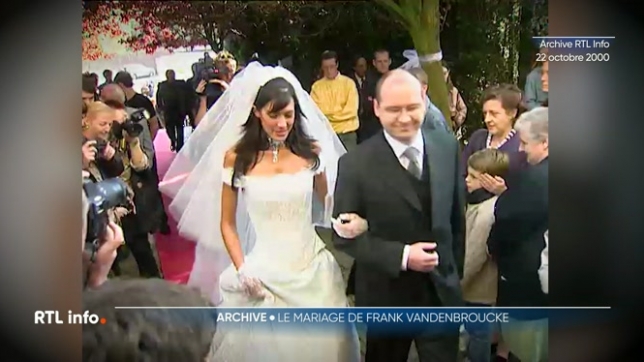 Il y a 25 ans jour pour jour, notre champion cycliste Frank Vandenbroucke épousait Sarah, une jeune mannequin italienne, à Malèves-Sainte-Marie. L'occasion pour bon nombre de fans de venir féliciter le coureur.