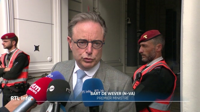 Cela fait 10 jours que le gouvernement fédéral tente de boucler son budget. Bart de Wever espère toujours trouver 10 milliards d'euros d'économie. Le problème, c'est que tout le monde n'est pas d'accord sur les mesures à mettre en place. Alors, où en est-on ? Quels sont les dossiers qui fâchent.