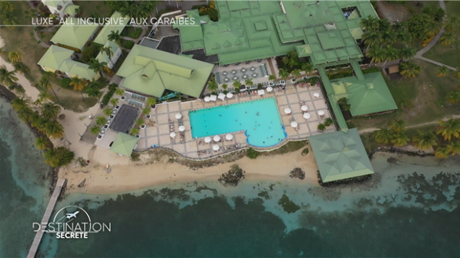 Cadre de rêve, plages de sable blanc, buffets à volonté et prestations 4 étoiles… Le Club Med Les Boucaniers se réinvente pour séduire une clientèle toujours plus exigeante. Immersion dans ce village emblématique.