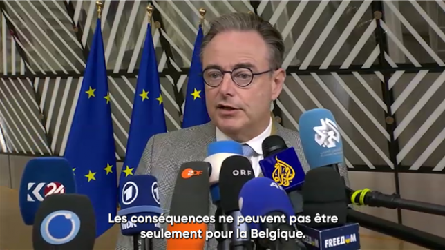 Bart De Wever met en garde : la Belgique entreprendra des actions pour contrer le projet de prêt de restauration pour l’Ukraine, adossé aux actifs russes immobilisés à Bruxelles, si les trois conditions qu’elle réclame pour se prémunir des risques ne sont pas remplies, a prévenu notre Premier ministre Bart De Wever ce jeudi en arrivant au sommet européen de Bruxelles.