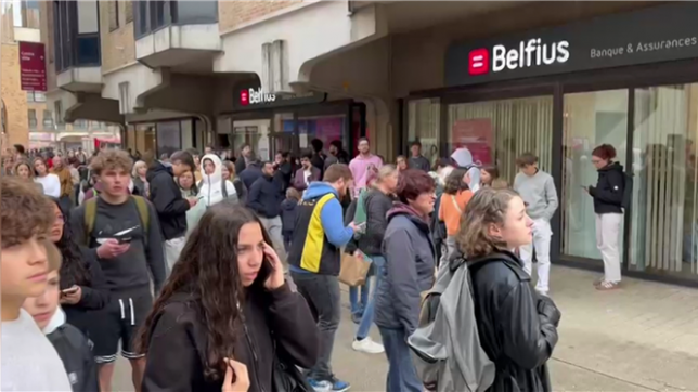 Une évacuation est en cours au shopping Esplanade à Louvain-la-Neuve. La police est sur place.