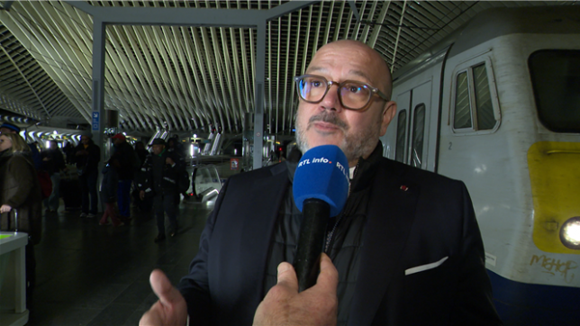 80 policiers ont été mobilisés à Liège dans le cadre de la deuxième action “grande ville” ce vendredi. La première avait été organisée à Bruxelles. Cette opération conjointes entre forces de l’ordre locales, police fédérale et Securail vise à lutter contre le trafic de drogue et la criminalité dans les transports.