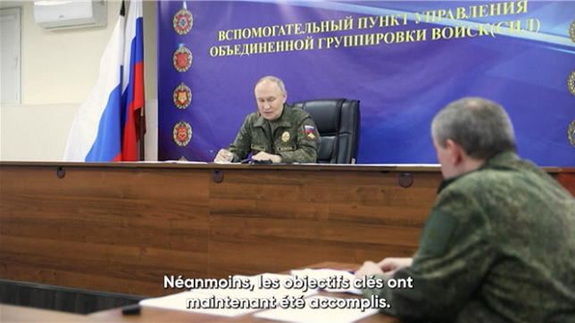 Le président Vladimir Poutine annonce un essai final réussi d'un missile de croisière russe à propulsion nucléaire, Bourevestnik. Les tests décisifs sont désormais achevés, déclare le président russe lors d'une réunion avec des responsables militaires, en ordonnant de commencer à préparer les infrastructures pour mettre en service cet armement dans les forces armées russes. Le Kremlin n'a pas immédiatement communiqué sur la date et le lieu où les images ont été tournées.