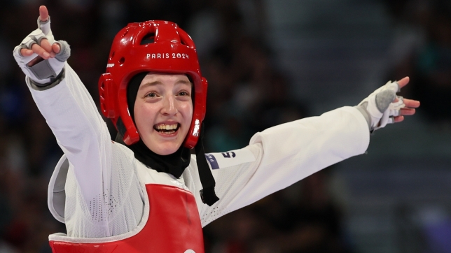Sarah Chaâri célébrant sa médaille de bronze l’an dernier aux JO de Paris