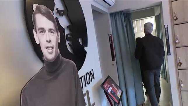 Après la mort de Jacques Brel en 1978, c’est sa fille France qui va prendre la gestion de son héritage culturel. Avec une priorité : être à l’écoute du public et nous faire découvrir l’homme derrière l’artiste.