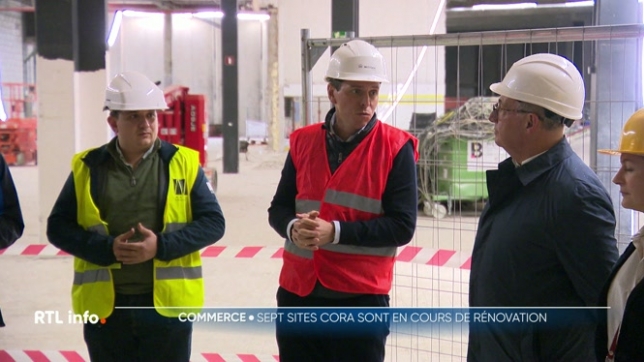 Les galeries commerçantes qui hébergent les magasins CORA sont en pleine rénovation. Les hypermarchés fermeront définitivement fin janvier prochain. D'ici là, des travaux d'aménagement sont en cours dans les 7 sites concernés, dont celui de La Louvière où une vingtaine de magasins vont s'installer.