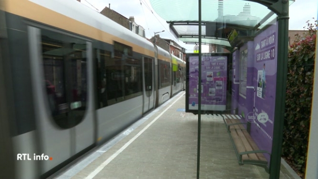 On a dénombré 23 collisions en 2024, contre 40 à 50 il y a une dizaine d'années. Le nombre d'accidents entre trams et vélos ou trottinettes diminue également. Pour réduire encore ces chiffres, des campagnes de sensibilisation sont menées. Et la formation du personnel de la STIB est renforcée.