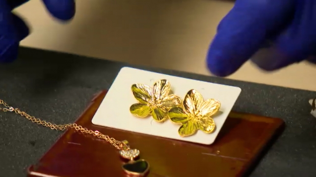 Ces boucles d’oreilles contiennent 2.800 fois trop de cadmium