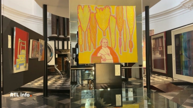 Une galerie d'art vient d'ouvrir dans l’église Saint-Jacques, en plein centre-ville, un lieu qui était vide depuis des années.