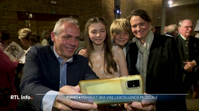 Mahault, une adolescente de Rixensart, commence à faire parler d’elle dans le monde de la musique. Pianiste depuis l’âge de 6 ans, elle a déjà terminé ses études secondaires et vient de réussir le concours d’entrée au Conservatoire royal de Bruxelles. Son parcours force déjà l'admiration.
