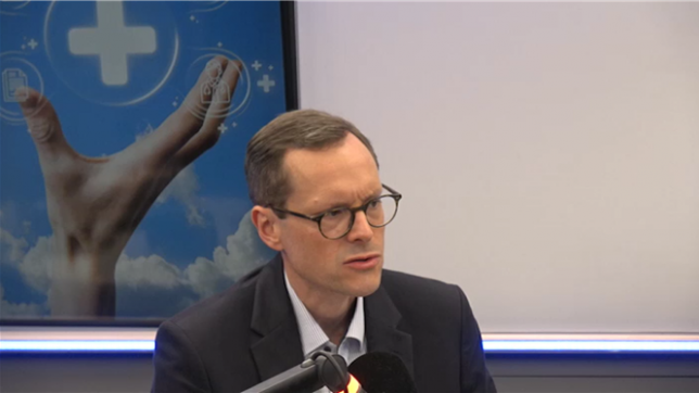 Chaque semaine, Caroline Fontenoy et son invité prennent le temps d'aborder une thématique importante dans le vidéocast Capital Santé.