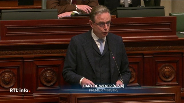 Le premier ministre Bart De Wever a demandé un délai supplémentaire de 50 jours au roi Philippe afin de trouver un accord sur le budget fédéral. Il a affirmé que le délai ne serait cependant pas prolongé.