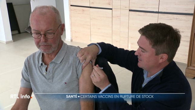 De nombreux pharmaciens ont du mal à se procurer le vaccin contre la grippe tant les demandes sont nombreuses. Un vaccin contre une autre maladie respiratoire est quant à lui en rupture de stock.