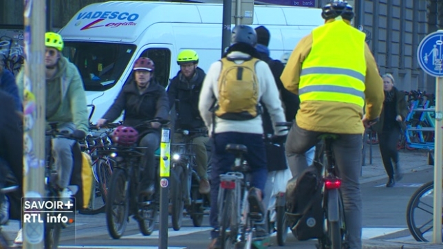 A Bruxelles, de nombreuses pistes cyclables sont déjà presque saturées. C'est une conséquence logique du succès des vélos dans la capitale. Les cyclistes vont-ils eux aussi connaître les embouteillages sur les pistes cyclables ?