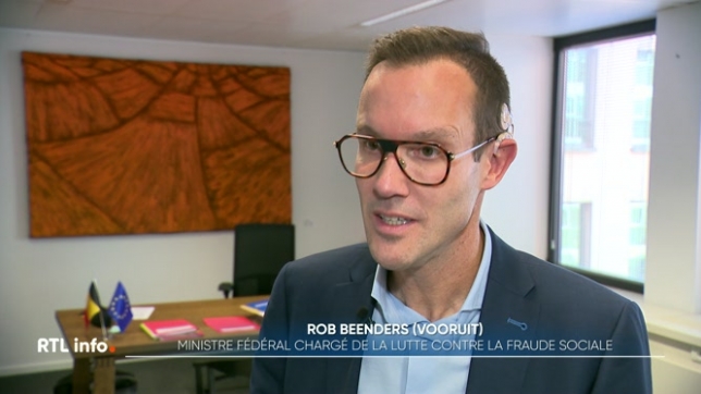 Récemment, des inspecteurs de l'INAMI et de l'ONEM ont contrôlé des voyageurs à la sortie d'un avion, pour vérifier que les éventuels allocataires avaient le droit de voyager.