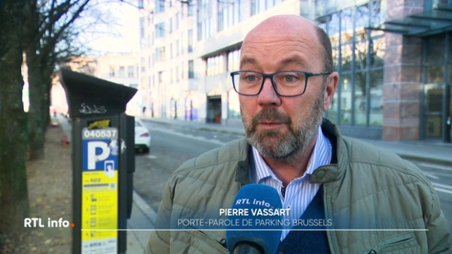 Les stewards qui contrôlent le stationnement à Bruxelles sont régulièrement victimes d'agressions. Il y en a eu près de 50 depuis début 2025. Pour limiter les problèmes, Parking Brussels va équiper ses voitures de contrôle de caméras embarquées.