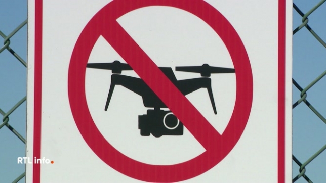 La Belgique renforce en urgence sa défense anti-drones. Après l’Allemagne, c'est au tour de la France de déployer ses équipes spécialisées sur notre territoire. Le ministre de la Défense Theo Francken appelle à une mobilisation régionale pour détecter et neutraliser toute menace aérienne.