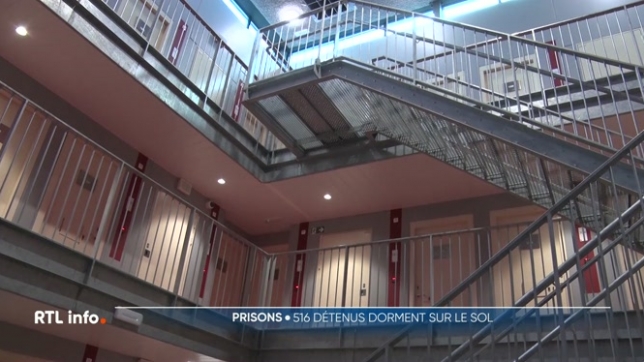 La colère gronde à la prison de Haren. Le personnel a appris que 43 détenus de plus allaient intégrer l'établissement pénitentiaire, lequel souffre déjà de la surpopulation carcérale comme partout en Belgique. A Mons, ce n'est pas mieux, et certains détenus doivent dormir à même le sol.